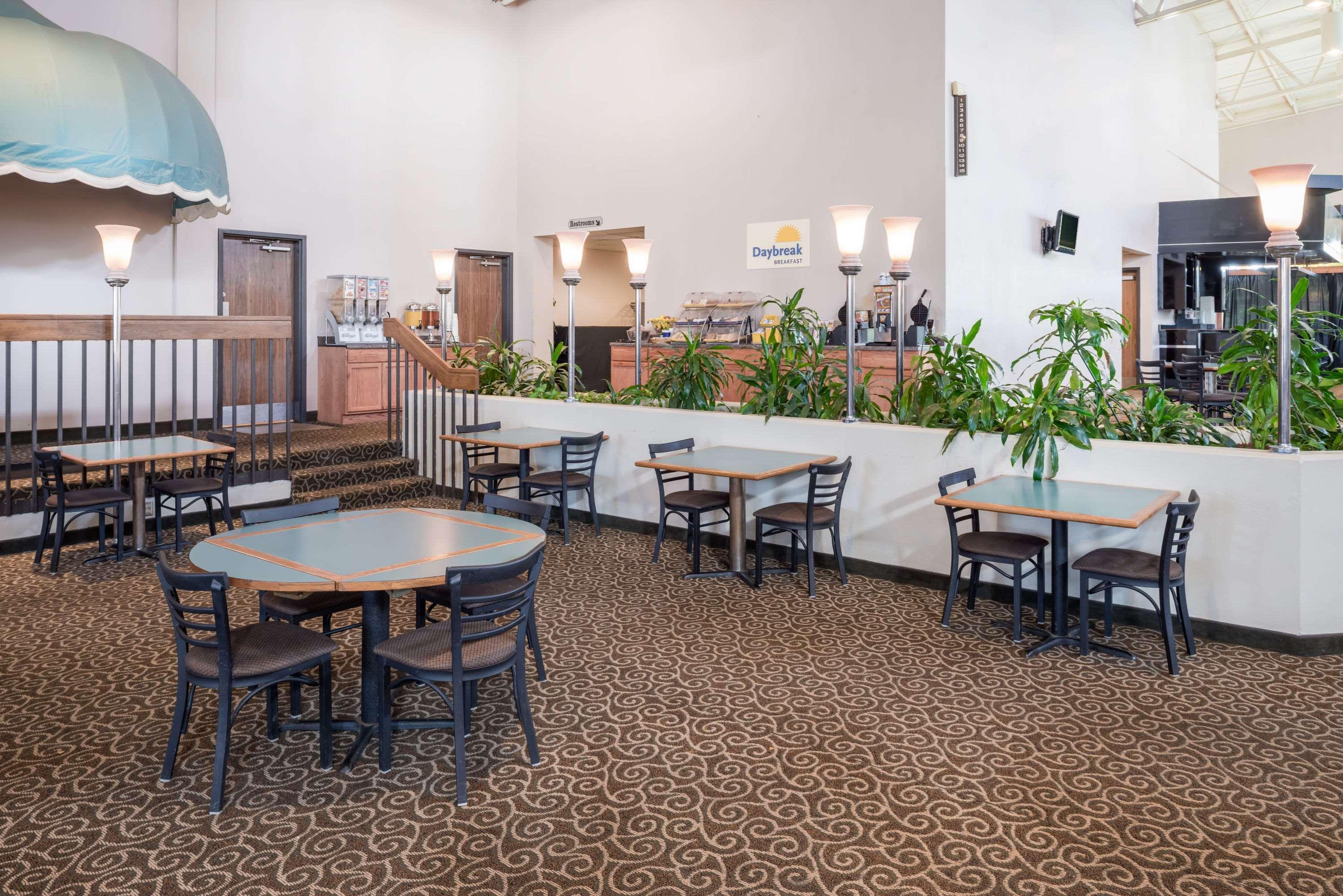 Days Inn By Wyndham Kirksville Dış mekan fotoğraf