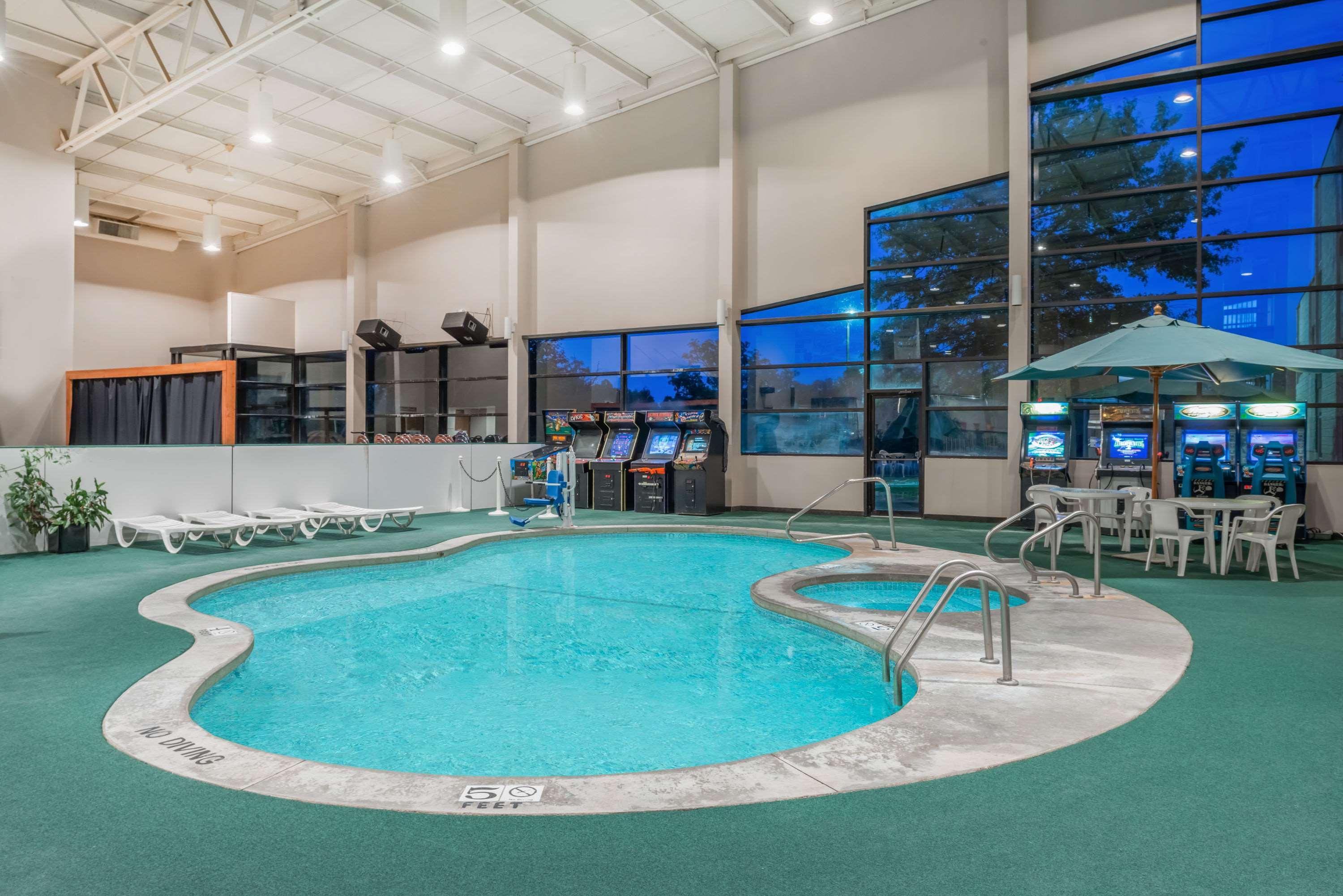 Days Inn By Wyndham Kirksville Dış mekan fotoğraf