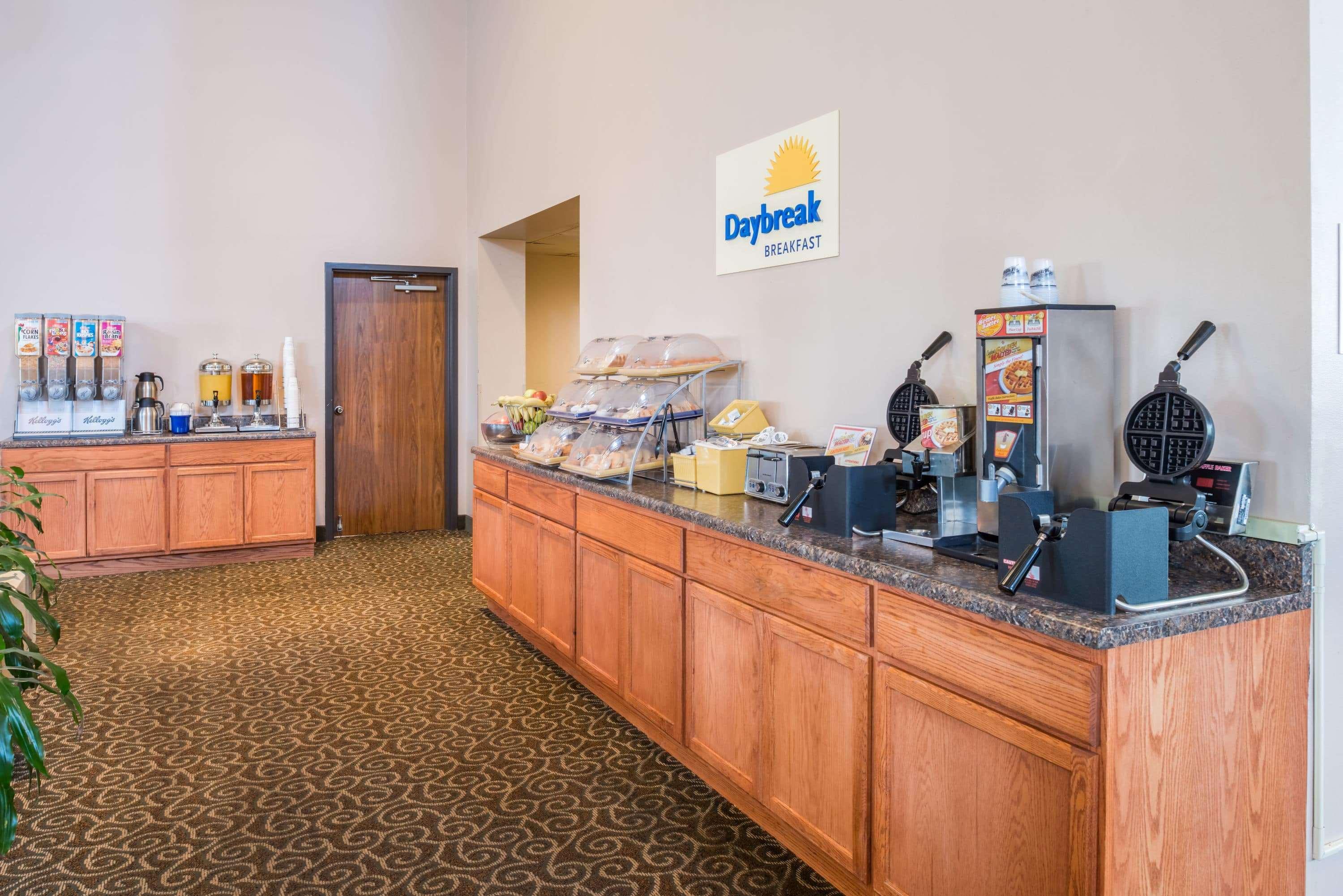 Days Inn By Wyndham Kirksville Dış mekan fotoğraf