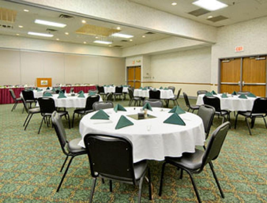 Days Inn By Wyndham Kirksville Restoran fotoğraf